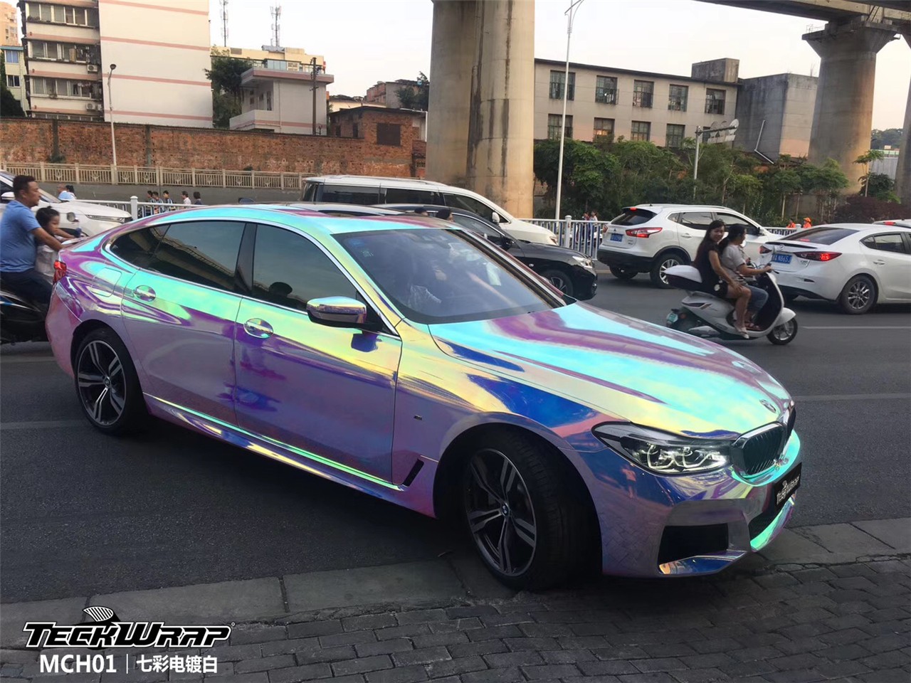 宝马 汽车改色贴膜teckwrap美国秃鹰mch01七彩电镀白